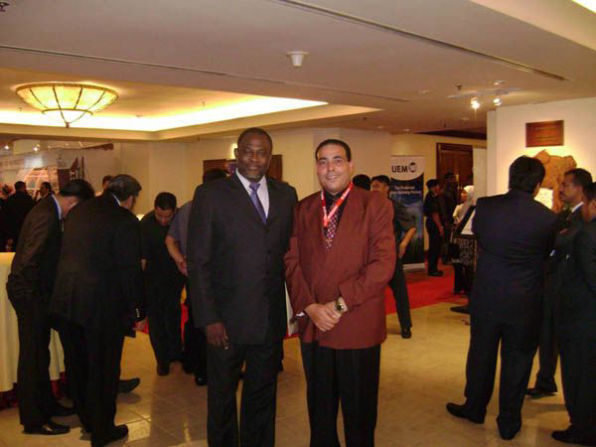 مع سعادة الدكتور إكوو سبيو غربرا - وزير الاتصالات السابق، ووزير التعليم والسفير السابق لدولة غانا لدى الولايات المتحدة